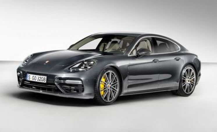 PORSCHE PANAMERA 4.8 GTS - 441CV